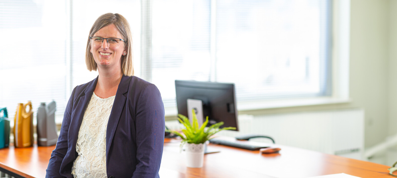 CTA_LB-SALES-SUPPORT_2600X1734_LR CTA_LB-SALES-SUPPORT_2600X1734_LR